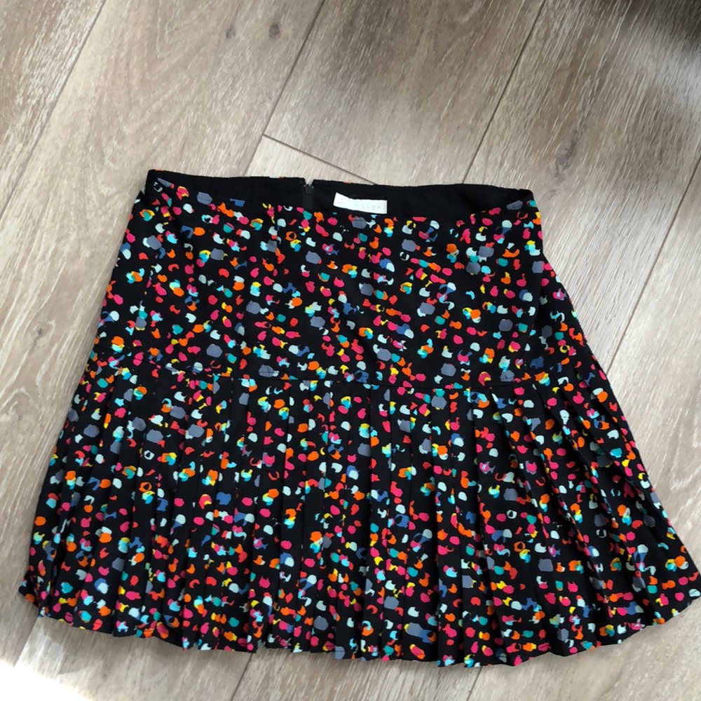 hinge pleated mini skirt size 6